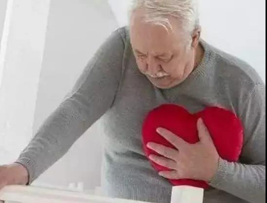 男人也会患乳腺肿瘤,出现这种肿块,发现要去查一下(图2)