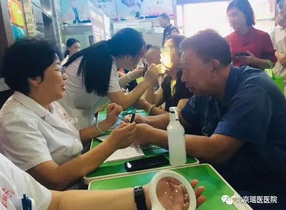 【动态】党建服务到一线，爱心义诊暖人心(图2)